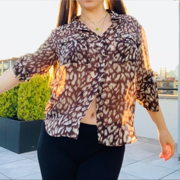 EllenTracy Light Leopard Animal Print Blouse Shirt - Picture 9 of 16